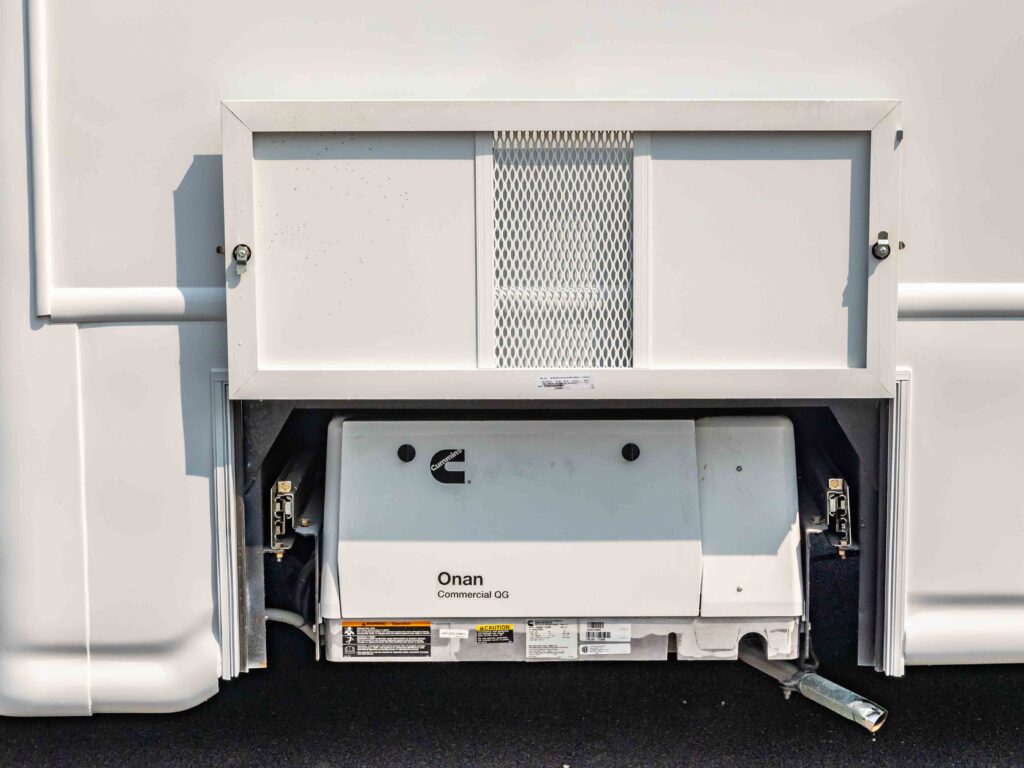 37ft three room ada mobile medical clinic