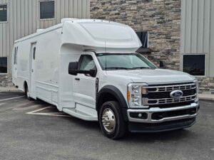 37ft three room mobile medical clinic with lift