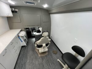 Two Room Mobile Dental Unit with Wheelchair Lift, Group L