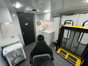 Two Room Mobile Dental Unit with Wheelchair Lift, Group L