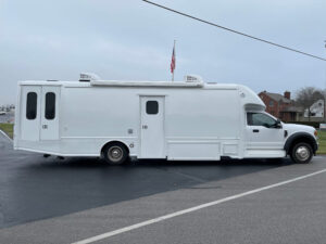 Two Room Mobile Dental Unit with Wheelchair Lift, Group L