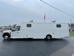 Two Room Mobile Dental Unit with Wheelchair Lift, Group L