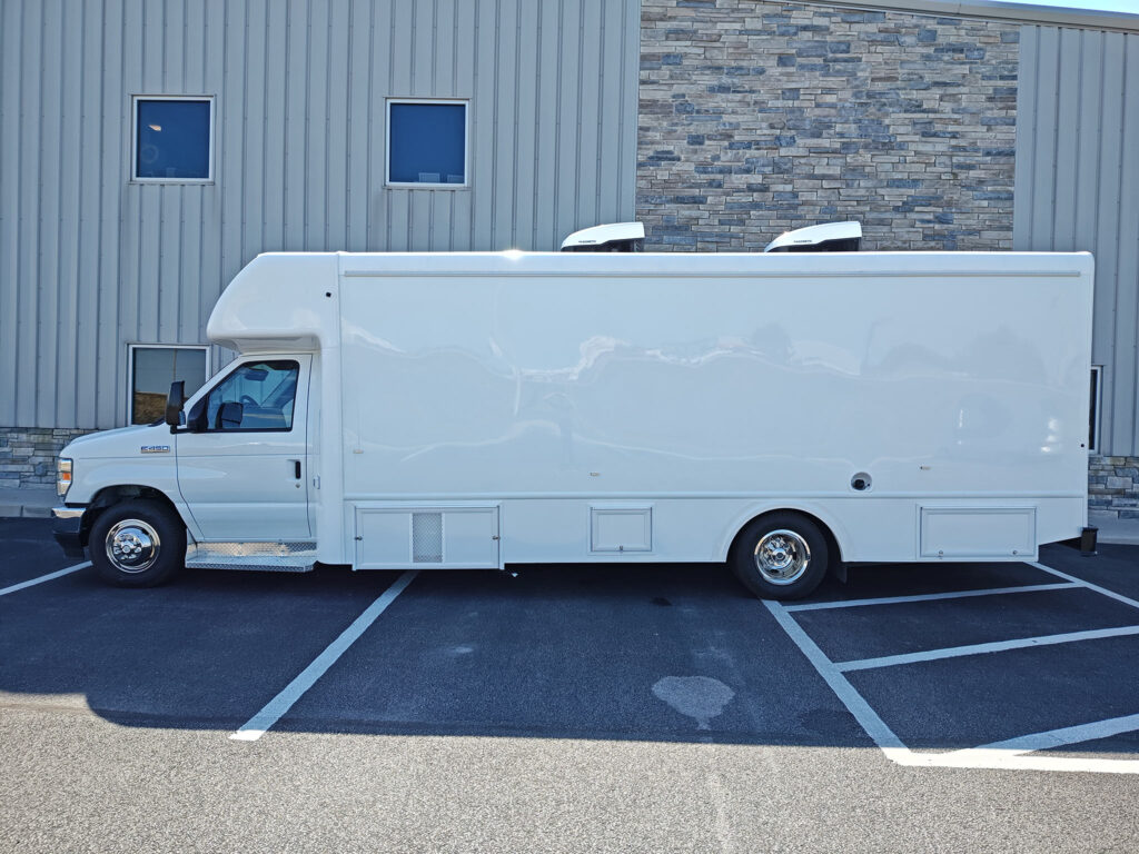 28ft two room ada mobile medical clinic with dual entry