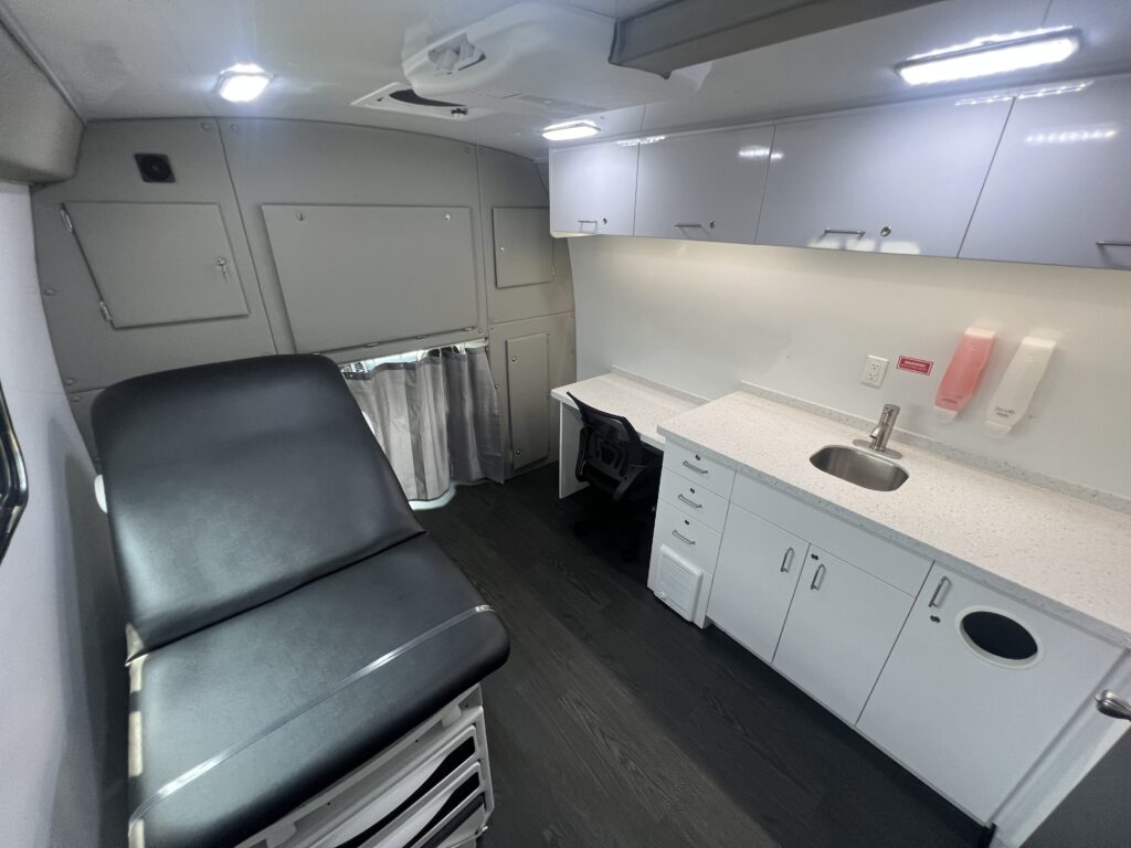 37ft three room ada mobile medical clinic