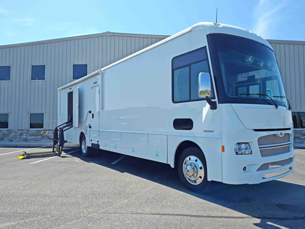 38ft Mobile Medical Clinic Exterior