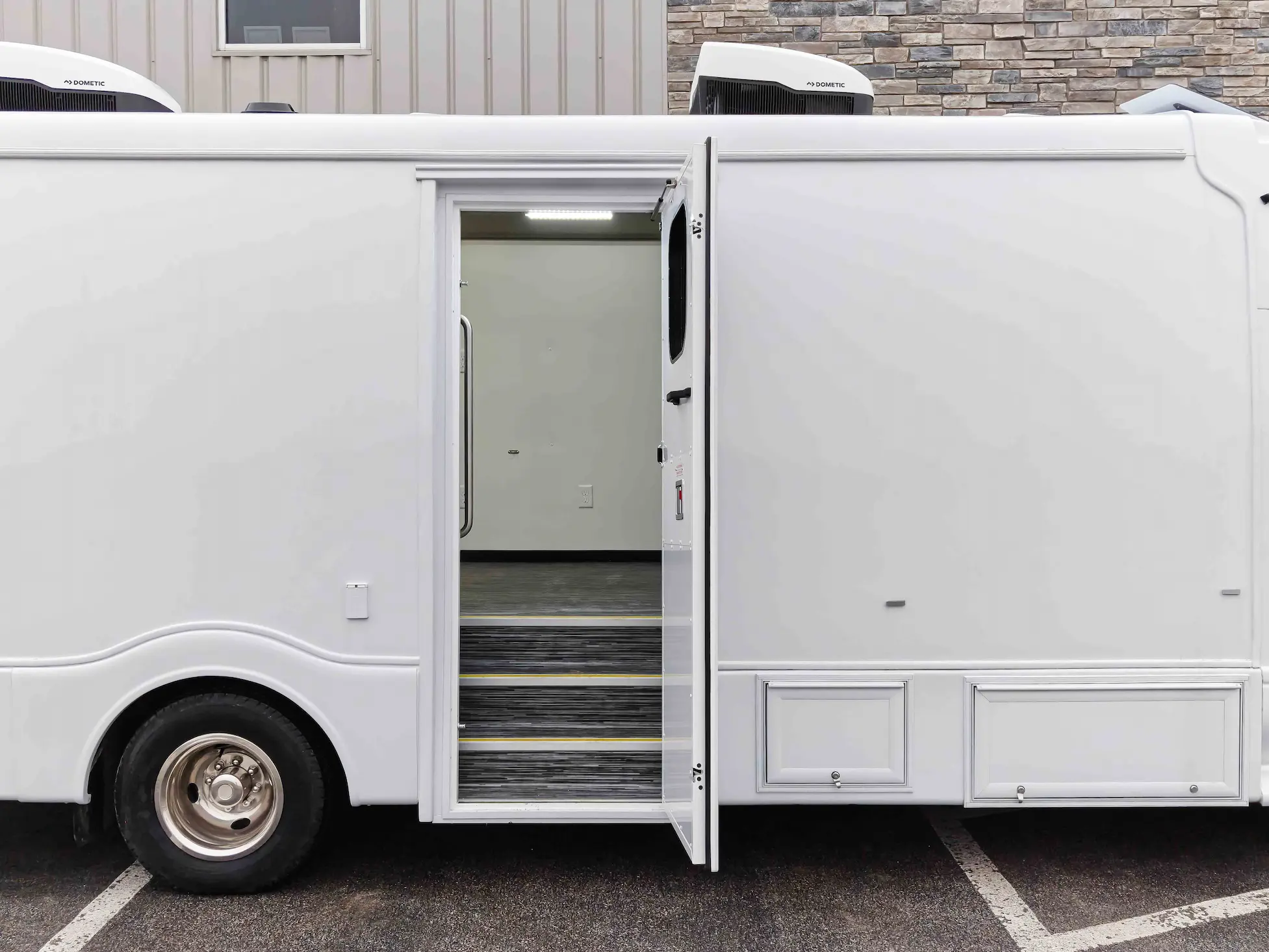 Two Exam Room & Lab Mobile Clinic ADA Stepwell, Group F