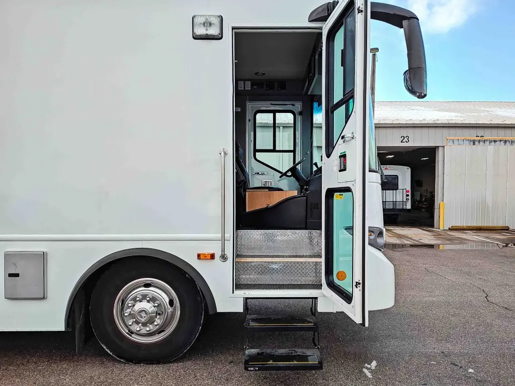 2020 Matthews Specialty 5 Donor Chair Bloodmobile