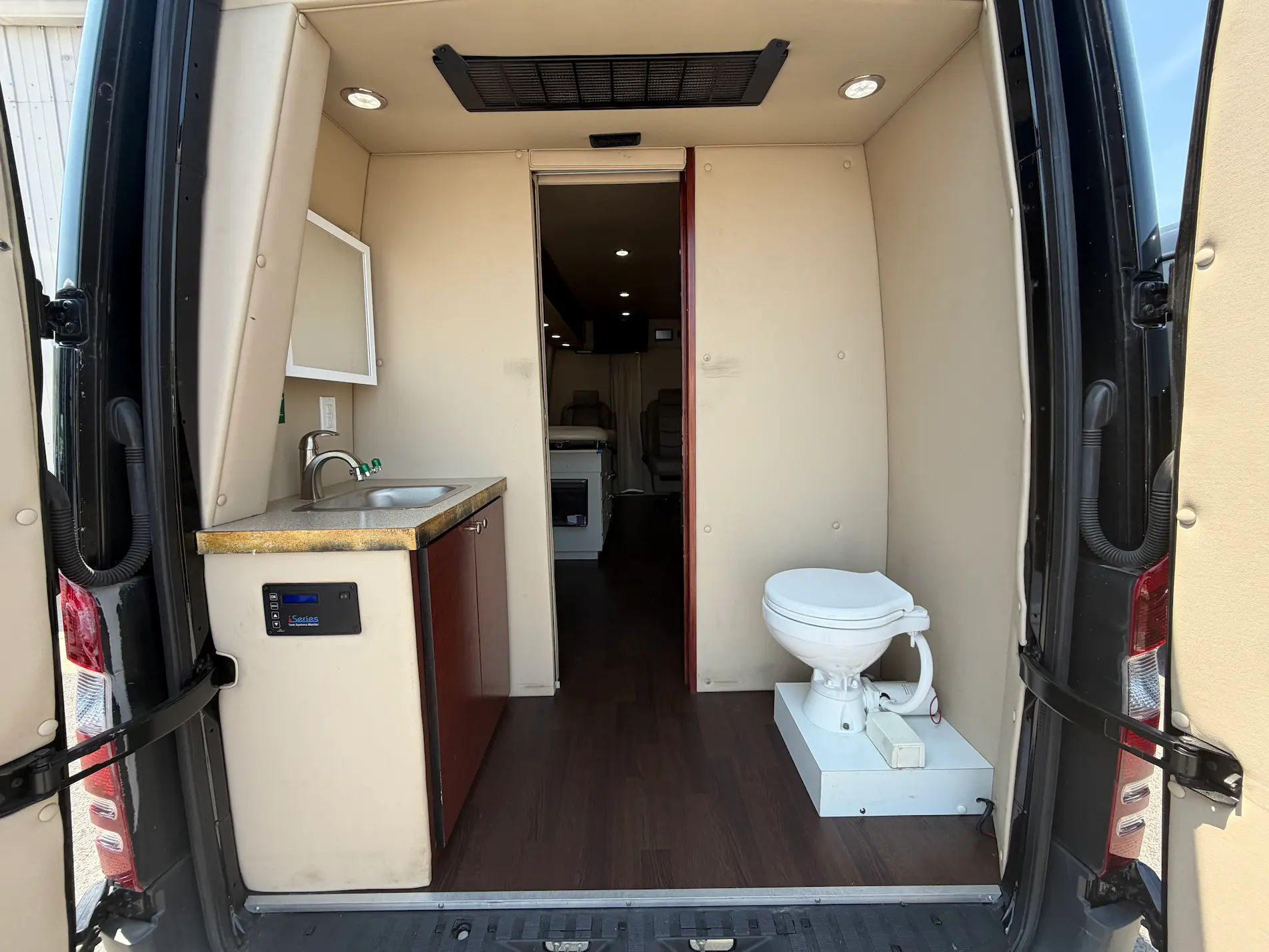 2015 Mercedes Benz Sprinter Mobile Clinic W/ Restroom