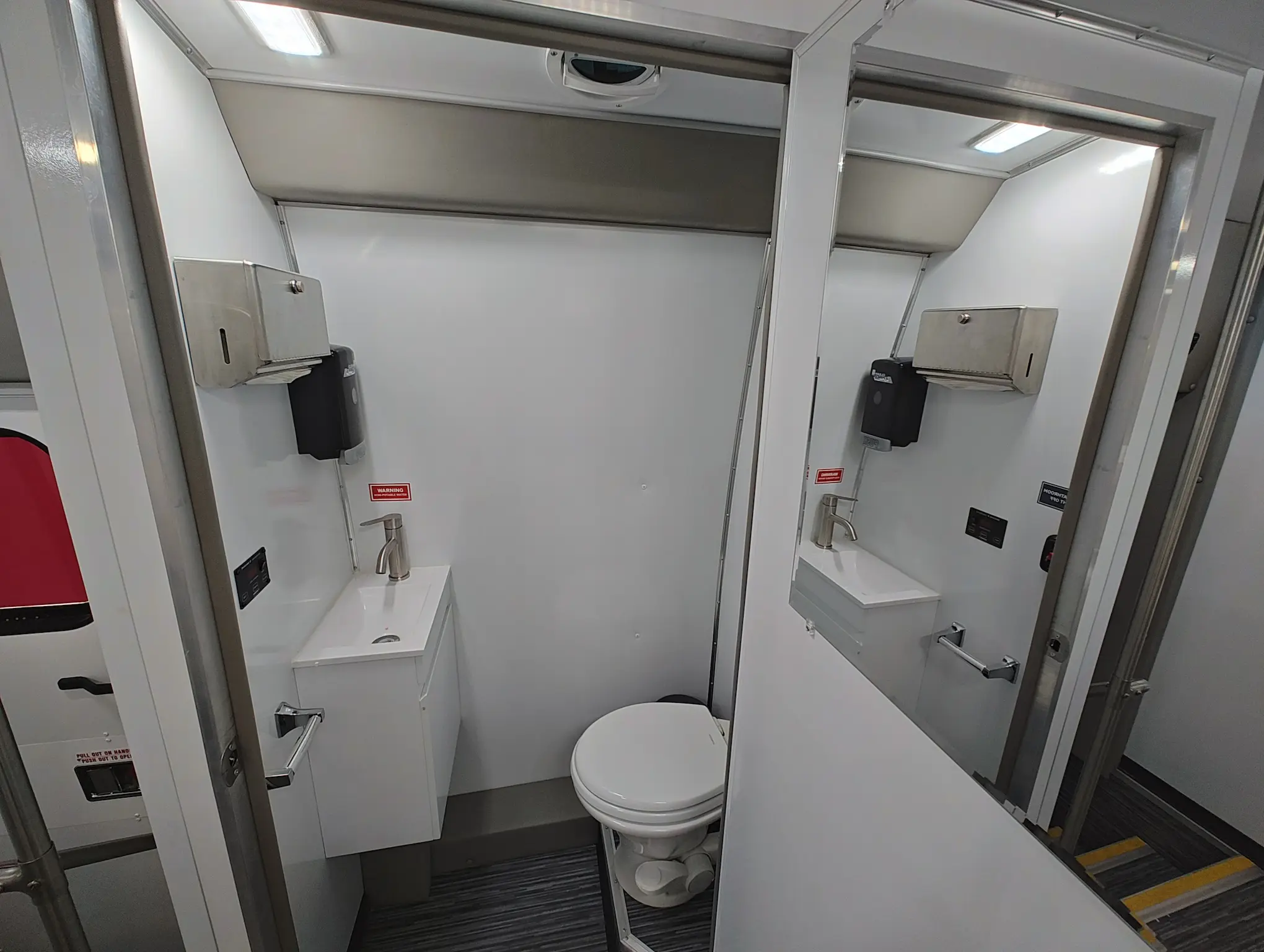 C.W. Williams Group G Three Room Mobile Clinic W/ Restroom & Wheelchair Lift - Image 18