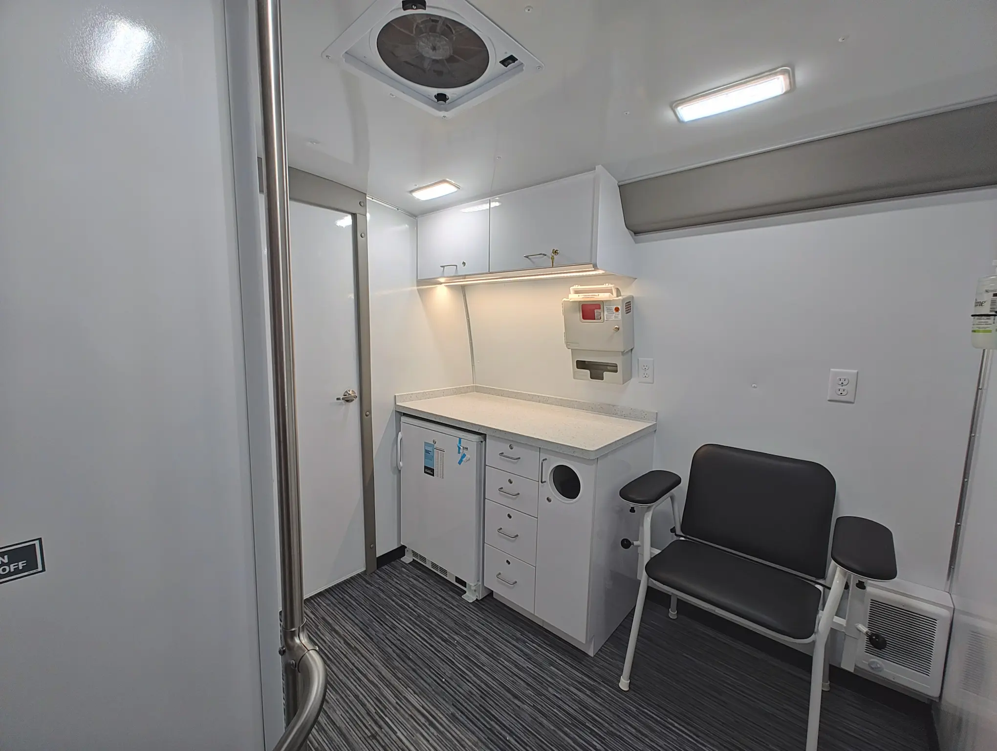 C.W. Williams Group G Three Room Mobile Clinic W/ Restroom & Wheelchair Lift - Image 7