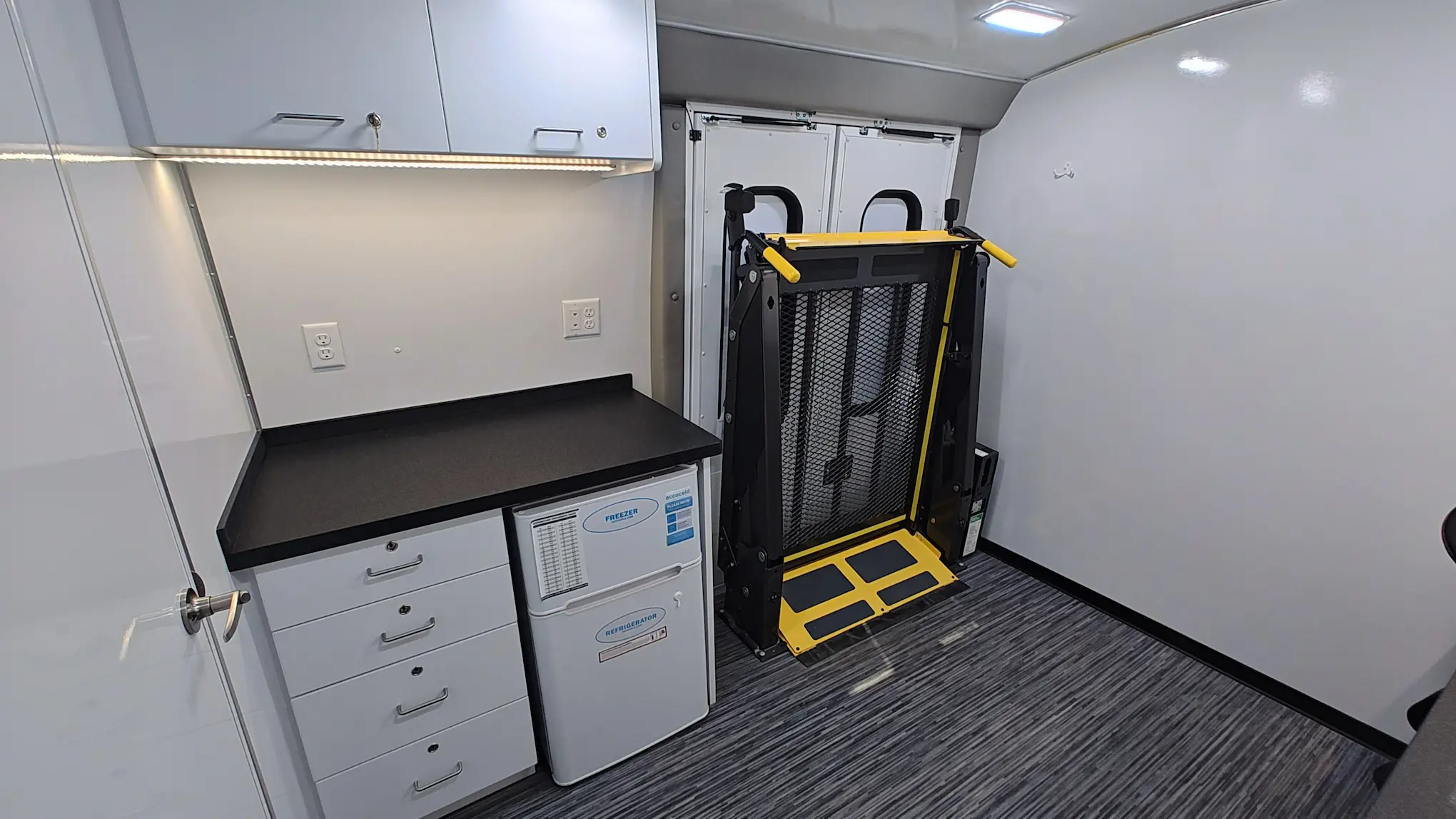 South Texas Blood and Tissue Group I Bloodmobile W/ Restroom & Wheelchair Lift - Image 15