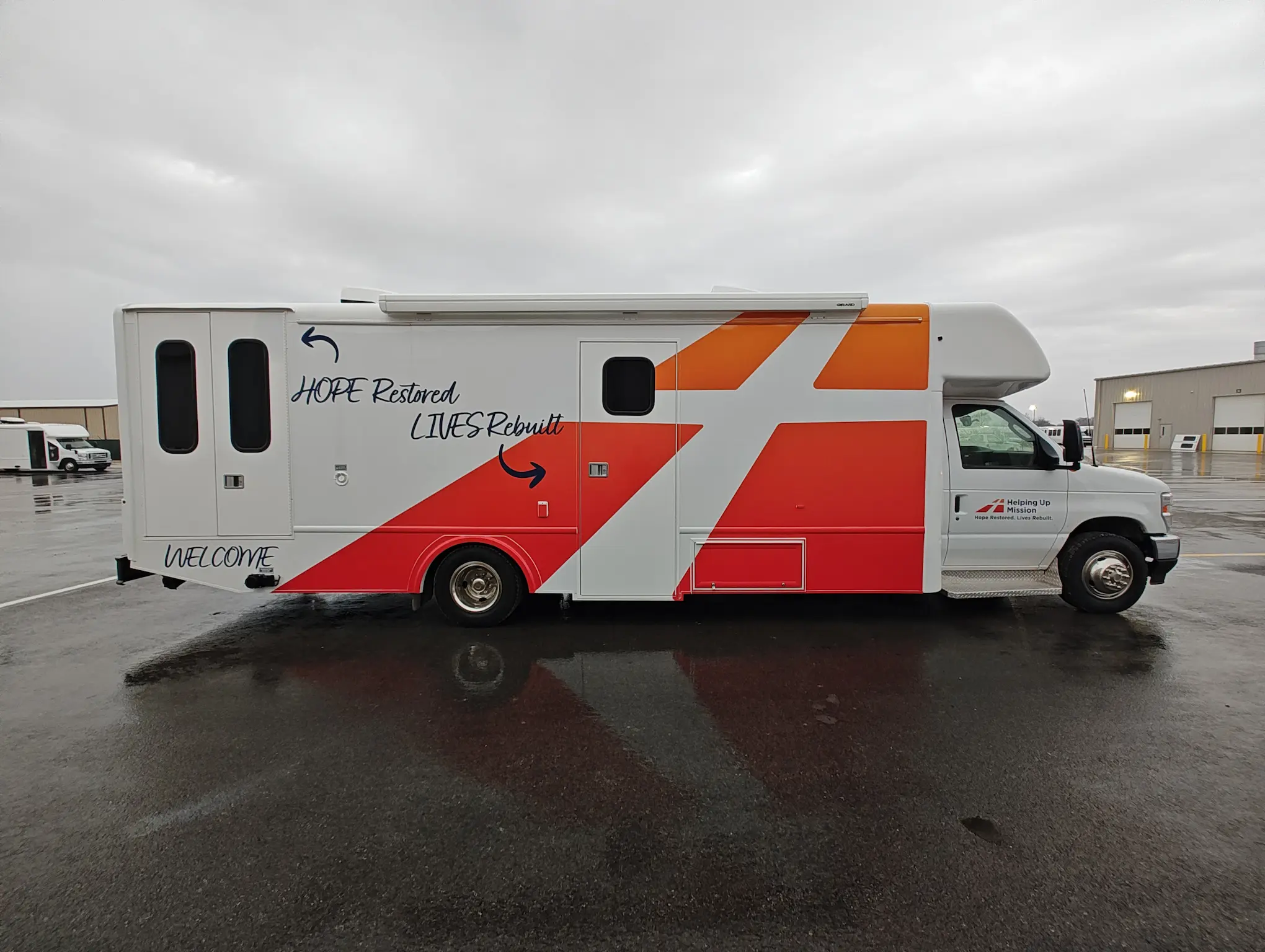 Helping Up Mission Mobile Behavioral Health Clinic W/ Restroom - Image 2