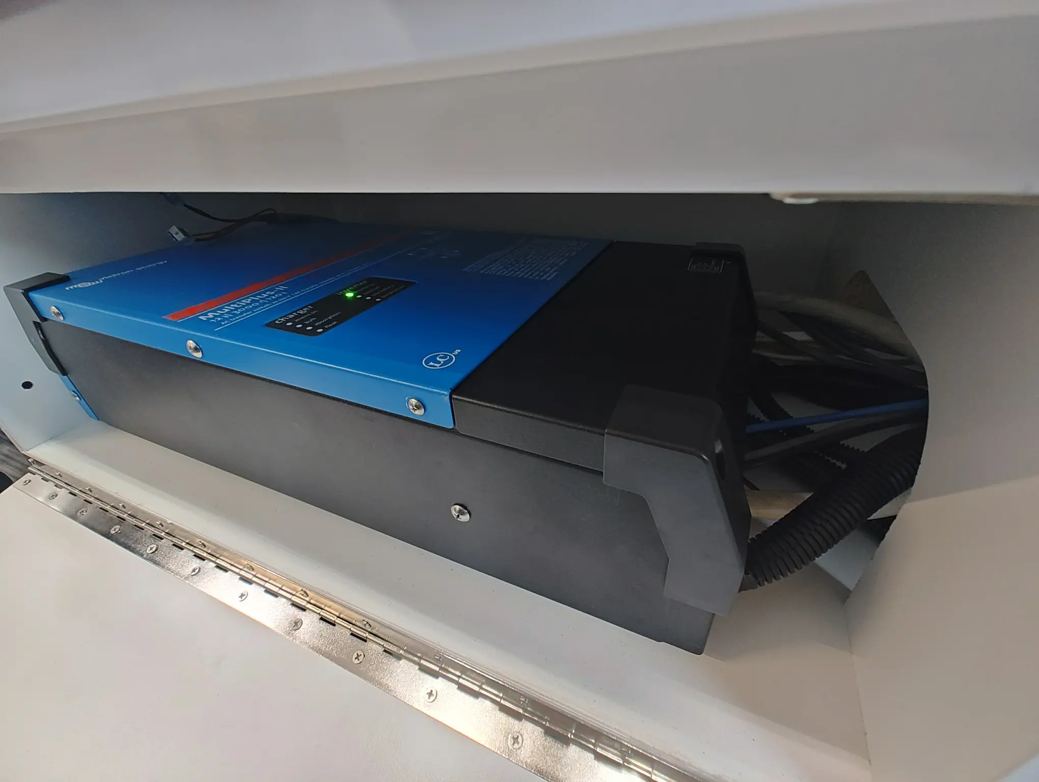 University of Kentucky Ford Transit Mobile Clinic W/ Victron System - Image 10