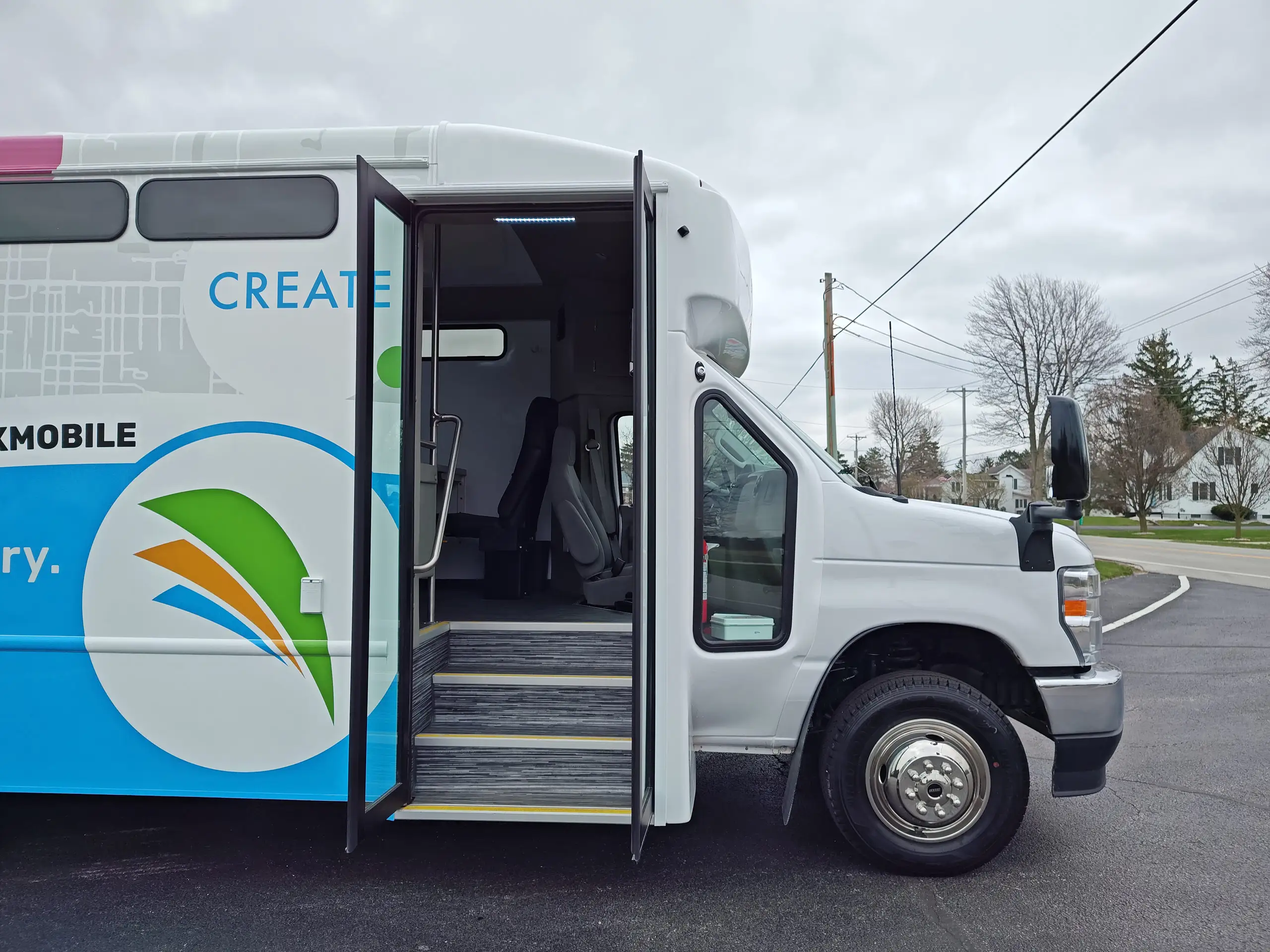 Wood County District Public Library Bookmobile W/ Rear Wheelchair Lift - Image 7