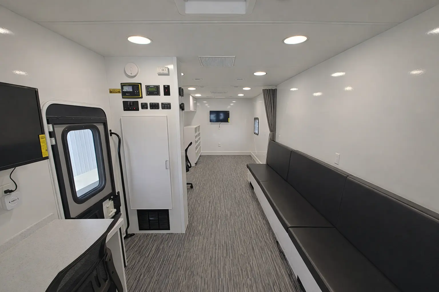 Western Dakota Tech Winnebago Mobile Simulation Lab - Image 11