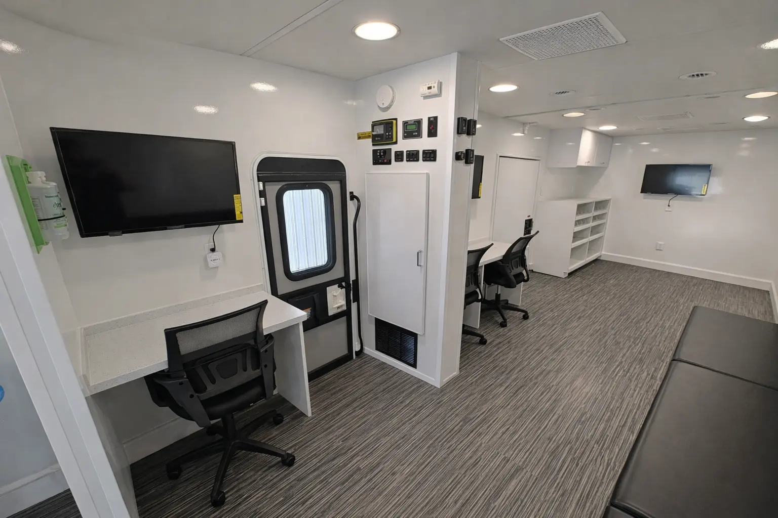 Western Dakota Tech Winnebago Mobile Simulation Lab - Image 12