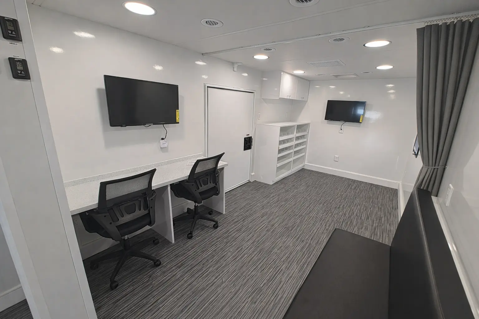 Western Dakota Tech Winnebago Mobile Simulation Lab - Image 14